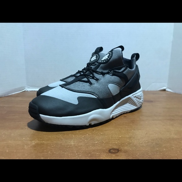 Nike Other - Men’s Nike huarache utility shoes size 12